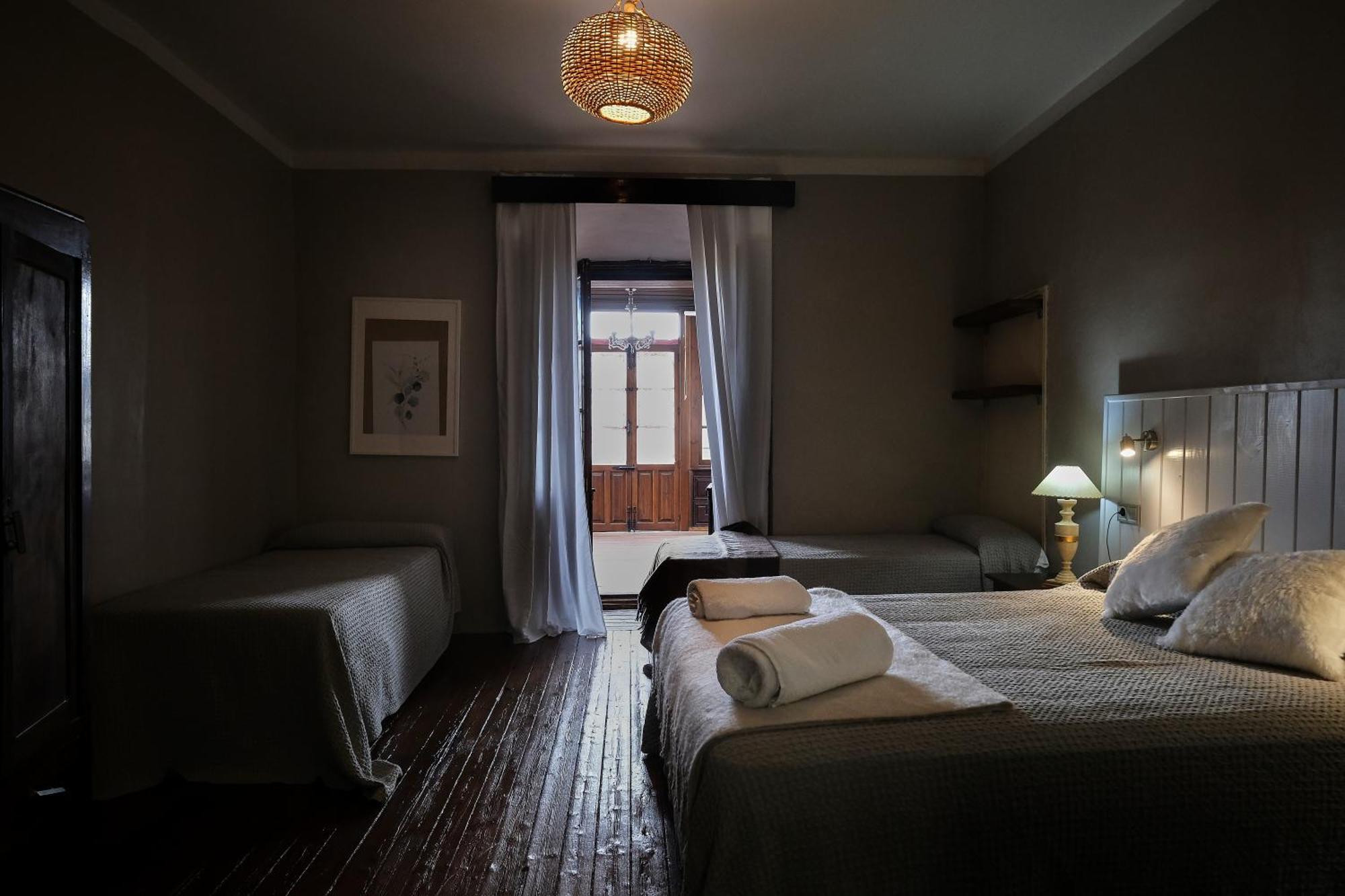 Terradillos Casa Rural Palacio Conde De Aldana Con Piscina Entre Encinares Y Dehesas מראה חיצוני תמונה
