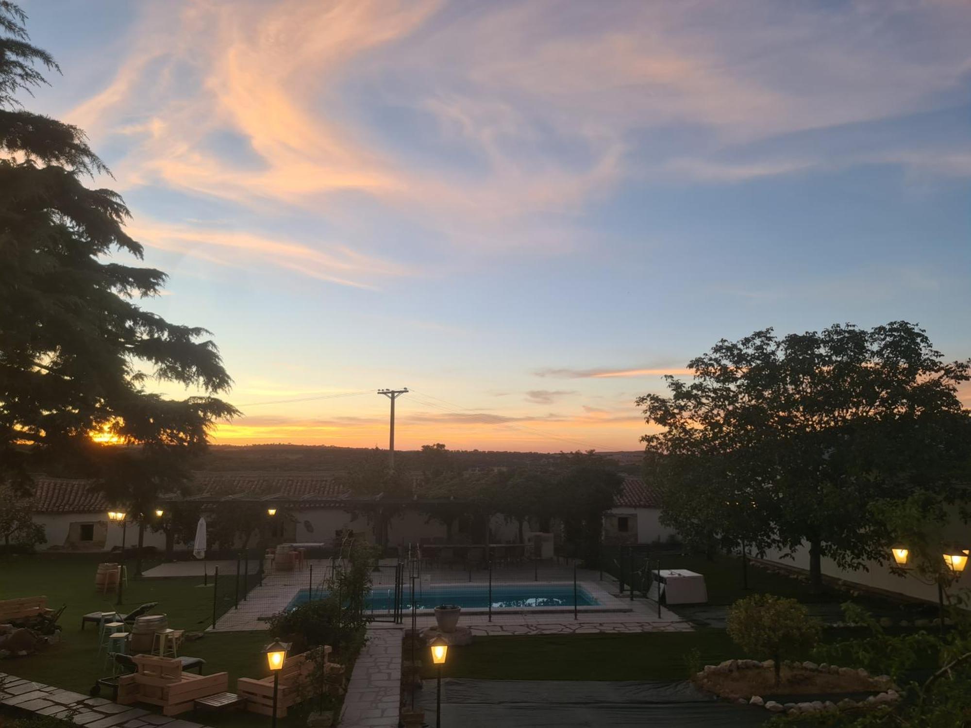 Terradillos Casa Rural Palacio Conde De Aldana Con Piscina Entre Encinares Y Dehesas מראה חיצוני תמונה